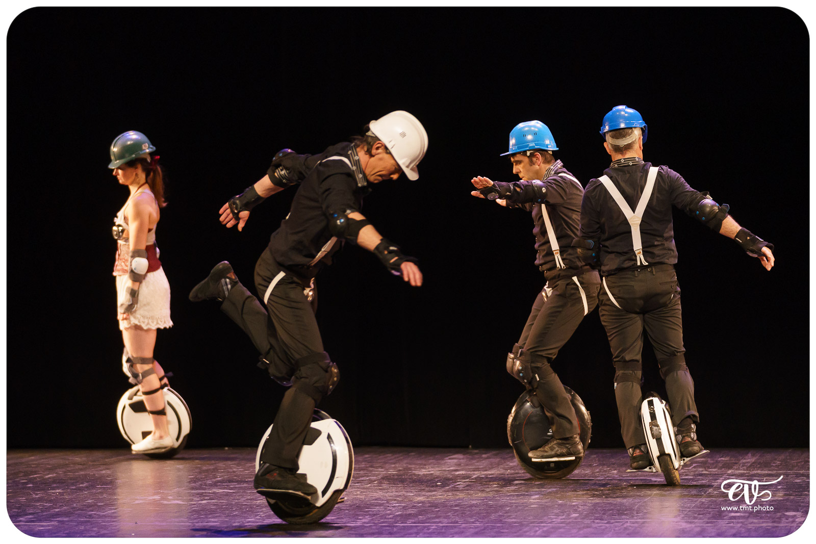 ExCENTRIQUES (CIE LES ACROSTICHES)